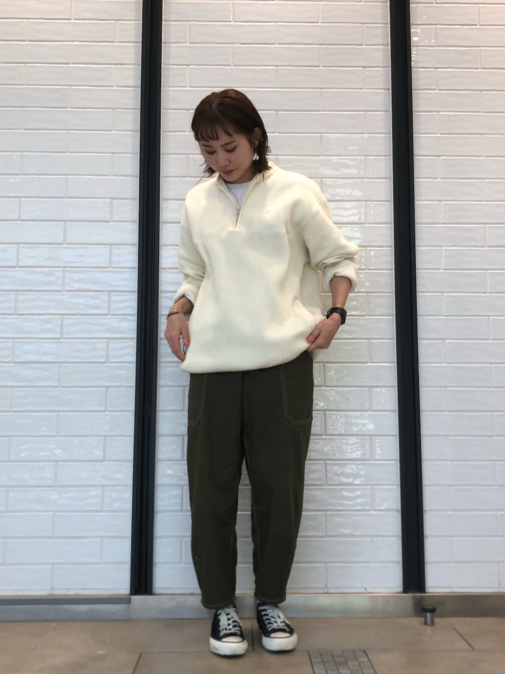 「コンバーストウキョウ、CONVERSE TOKYO、conversetokyo、コンバース、converse、ベイカーパンツ、キルティング、ニットコーデ、ハーフジップ、メンズライク、メンズアイテム、ゆるコーデ、カジュアル、オトナカジュアル、コンバース オールスター」｜「CONVERSE TOKYOのキルティングハーフジップスウェット（スウェット、ホワイト系）」を使った、haruka.Sさん（レディース・160cm）の冬コーディネートの1枚目の写真