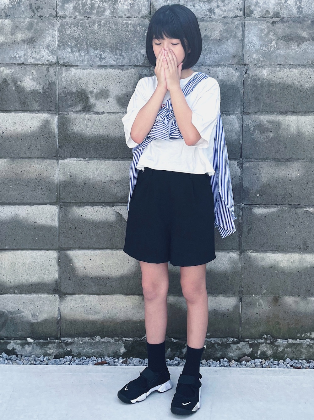 「休日スタイル、カジュアルコーデ、Tシャツ、ショートパンツ、シャツスタイル、ストライプ、エアリフト、秋服準備はじめました」｜「URBAN RESEARCH DOORSのコットンレギュラーカラーオーバーシャツ（シャツ/ブラウス、ブルー系）」を使った、kannn さん（キッズ・145cm）の秋コーディネートの1枚目の写真