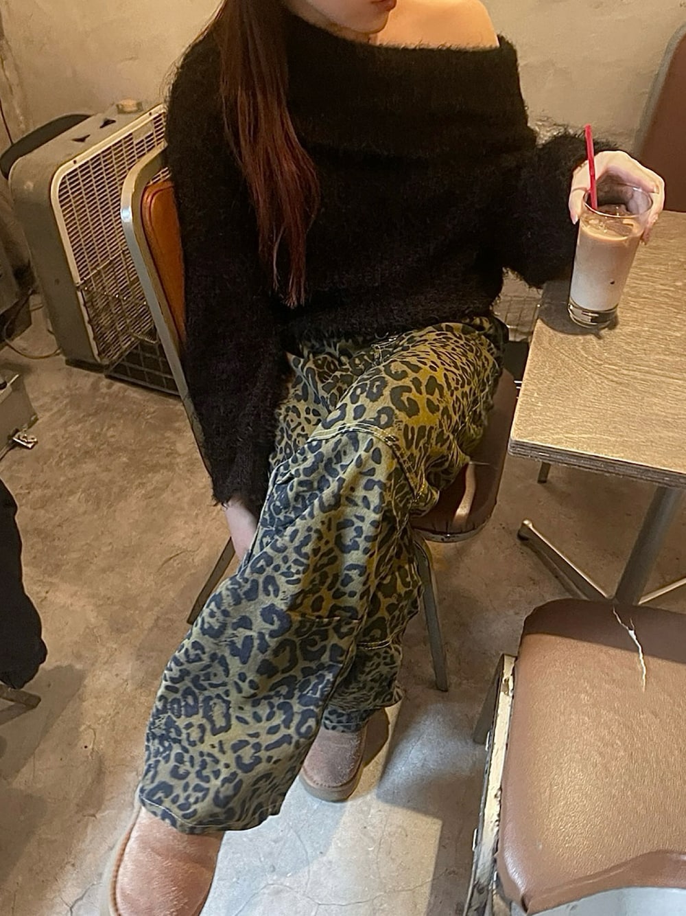 ニット/セーターを使った「ヒョウ柄パンツ」のレディース人気