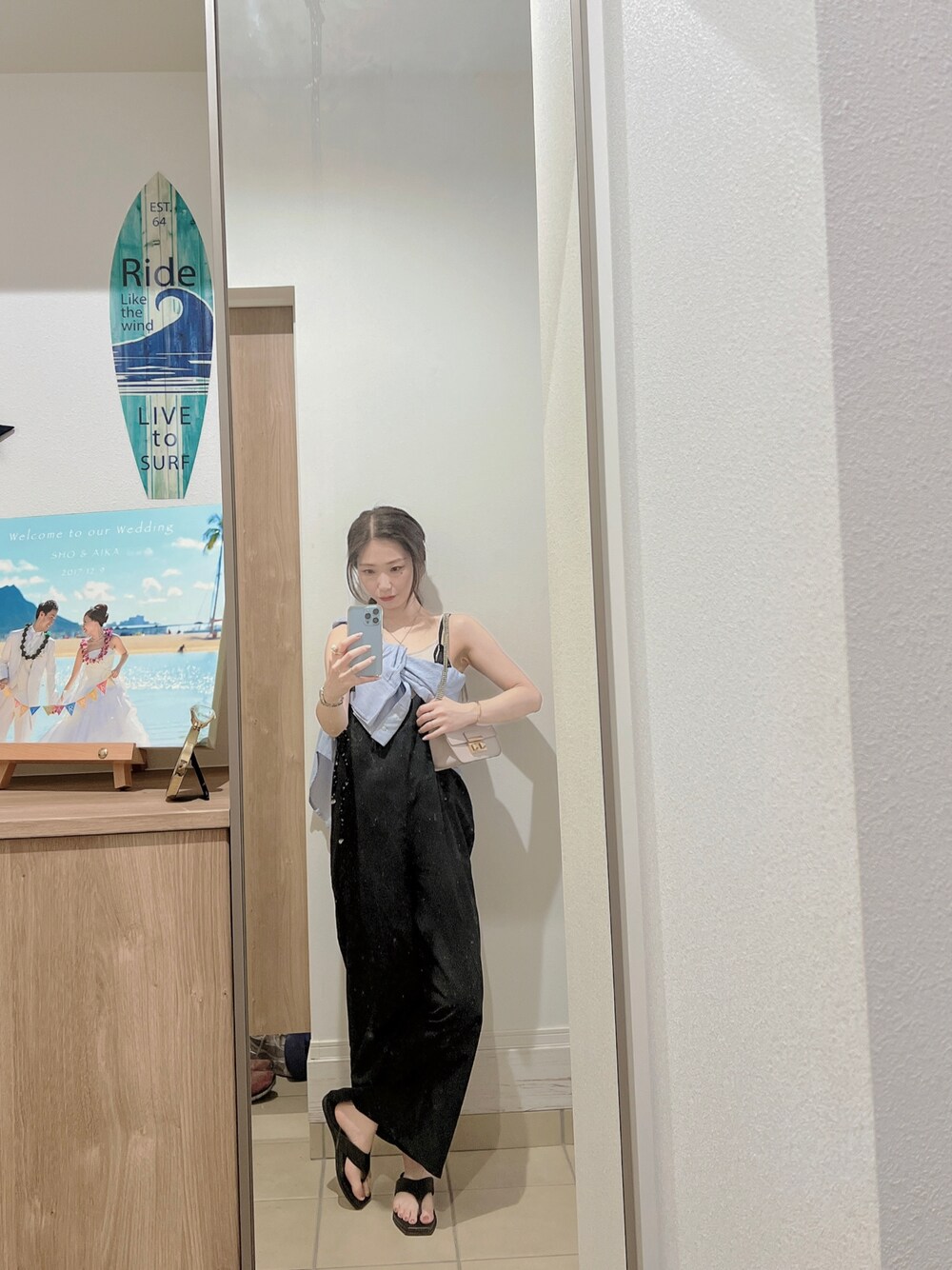 「カジュアルコーデ、休日スタイル、夏コーデ、オトナ女子、ラフ、プチプラコーデ、サンダル、今日のコーデ、大人女子、ストライプシャツ、オトナカジュアル、シンプル、プチプラ、大人シンプル、outfit」｜「ZARAのアイテム（シャツ/ブラウス、ブルー系）」を使った、Aika さん（レディース・164cm）の夏コーディネートの1枚目の写真