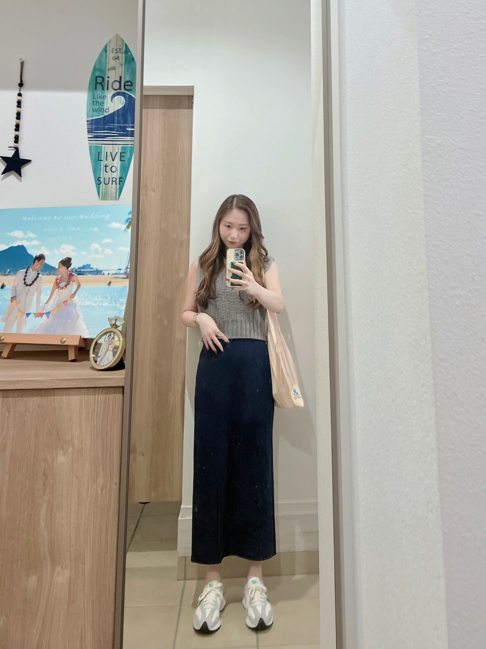 「休日コーデ、大人女子、秋のコーデ、楽チンコーデ、カジュアル、シンプル、おしゃれさんと繋がりたい、プチプラコーデ、オトナカジュアル、GU、outfit、ootd」｜「nyunyuのアイテム（ニット/セーター、グレー系）」を使った、Aika さん（レディース・164cm）の秋コーディネートの1枚目の写真