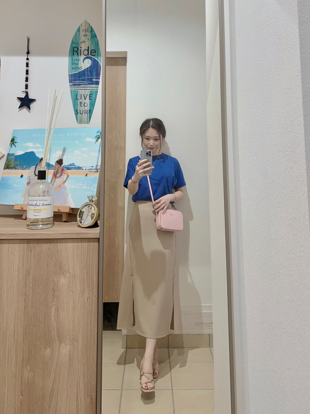 「楽チンコーデ、オトナカジュアル、プチプラ、UNIQLO、ootd、ベージュ、ユニクロ、オトナ女子、シンプル、outfit、おしゃれさんと繋がりたい」｜「UNIQLOのアイテム（Tシャツ/カットソー、ブルー系）」を使った、Aika さん（レディース・164cm）の夏コーディネートの1枚目の写真