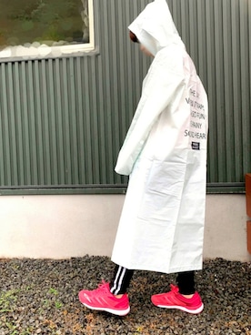 「レインコート」｜「アイテム（その他）」を使った、emiさん（レディース・155cm）の夏コーディネート