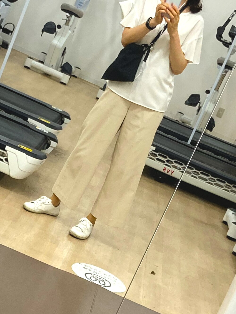 「チョコザッブ、シンプルコーデ、夏コーデ、カジュアル、ワイドパンツ、通勤コーデ」｜「ORIHICAのアイテム（Tシャツ/カットソー、ホワイト系）」を使った、cocoa1010さん（レディース・162cm）の夏コーディネートの1枚目の写真