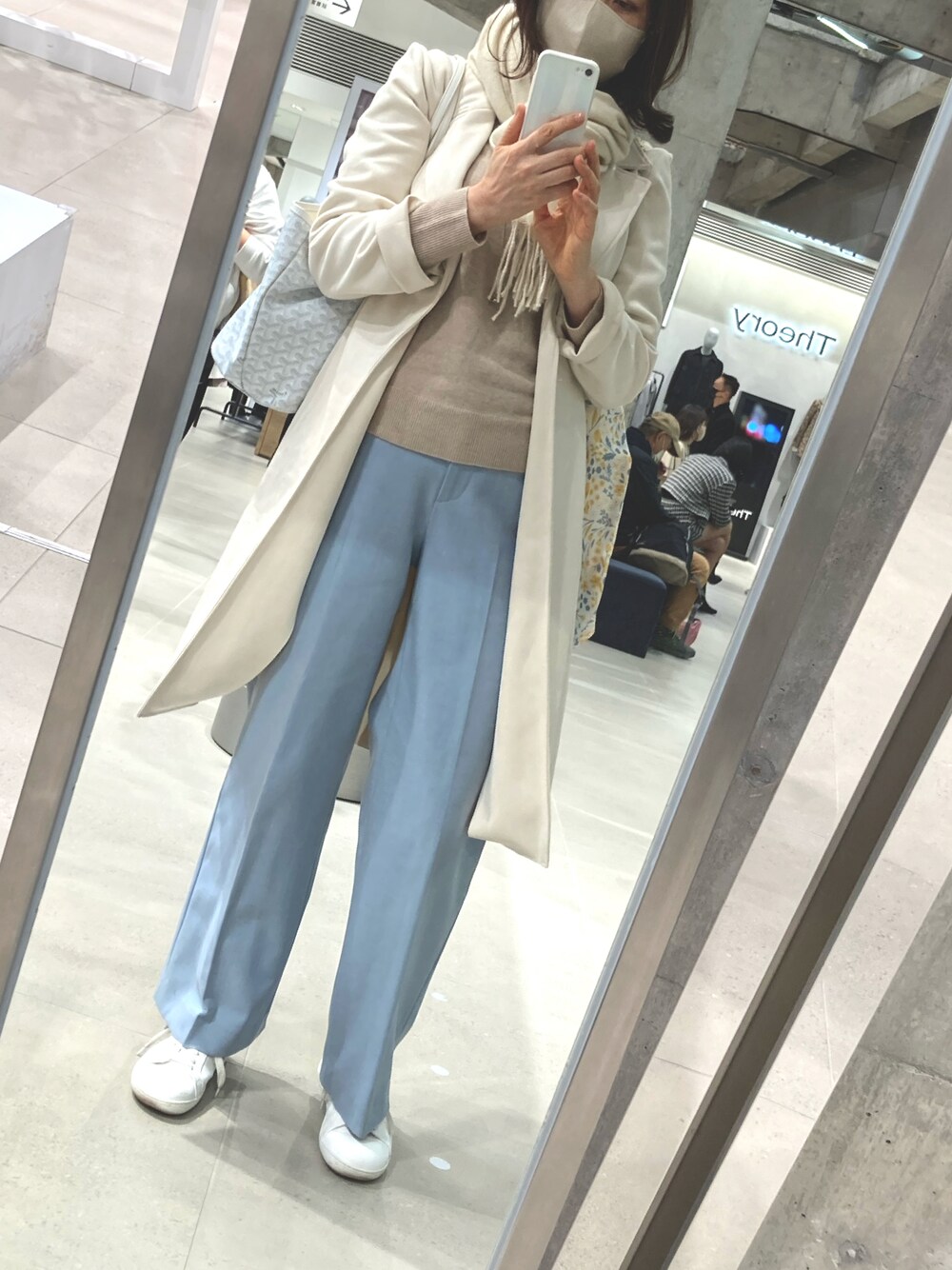「パンツスタイル、オトナ女子、パンツコーデ、オフィススタイル」｜「ZARAのアイテム（チェスターコート、ホワイト系）」を使った、cocoa1010さん（レディース・162cm）の秋コーディネートの1枚目の写真