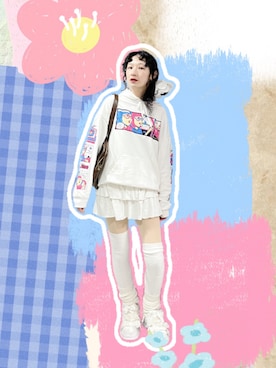 「jouetie（ジュエティ）のアイテム（パーカー、ホワイト系）」を使った、yukoさん（レディース・166cm）の春コーディネート