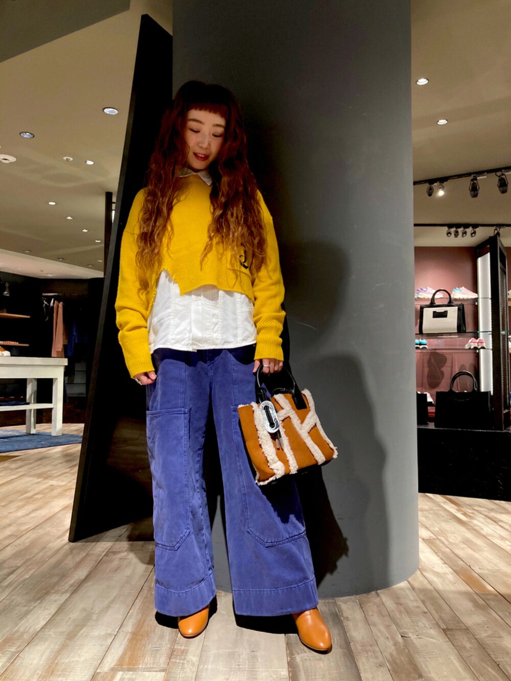 「Diesel、dieselshibuya、ワイドデニム、秋コーデ、ブーツ、秋服準備はじめました、レイヤードスタイル、きれいめカジュアル、トートバッグ、デニム」｜「DIESELのレディース シアリング 2WAYショルダーバッグ XS（トートバッグ、ブラウン系）」を使った、maimaiさん（レディース・157cm）の秋コーディネートの1枚目の写真