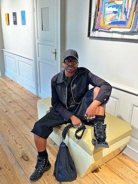 「day etのアイテム（キャップ、ブラック系）」を使った、Brian Ingramさん（メンズ・173cm）の夏コーディネート