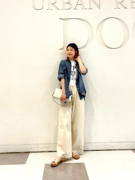 「URBAN RESEARCH DOORS（アーバンリサーチドアーズ）のシアーデニムシャツ（シャツ/ブラウス、ブルー系）」を使った、hanaさん（レディース・163cm）の春コーディネート