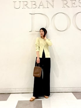 「URBAN RESEARCH DOORS（アーバンリサーチドアーズ）のリブボタンカットカーディガン（カーディガン/ボレロ、イエロー系）」を使った、hanaさん（レディース・163cm）の春コーディネート