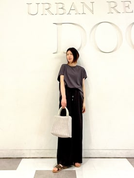 「URBAN RESEARCH DOORS（アーバンリサーチドアーズ）の『UR TECH』汗染み防止ドルマンTシャツ（Tシャツ/カットソー、グレー系）」を使った、hanaさん（レディース・163cm）の春コーディネート