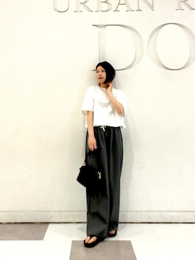 「URBAN RESEARCH DOORS（アーバンリサーチドアーズ）のヘムドロストプルオーバー（Tシャツ/カットソー、ホワイト系）」を使った、hanaさん（レディース・163cm）の春コーディネート