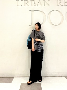 「EKAL（エカル）のフォトプリントショートスリーブTシャツ（Tシャツ/カットソー、グレー系）」を使った、hanaさん（レディース・163cm）の春コーディネート