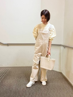 「アイテム（オールインワン・サロペット、ホワイト系）」を使った、hanaさん（レディース・163cm）の秋コーディネート