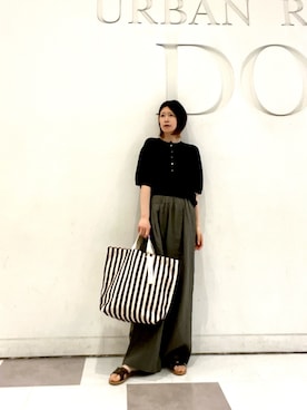 「URBAN RESEARCH DOORS（アーバンリサーチドアーズ）のFORK&SPOON　ペーパーニットヘンリーネックプルオーバー（ニット/セーター、ブラウン系）」を使った、hanaさん（レディース・163cm）の春コーディネート
