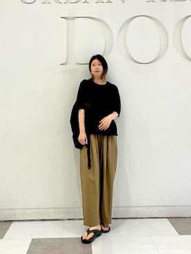 「URBAN RESEARCH DOORS（アーバンリサーチドアーズ）のリネンレーヨンバックリボンブラウス（シャツ/ブラウス、ブラック系）」を使った、hanaさん（レディース・163cm）の夏コーディネート