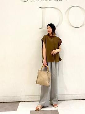 「URBAN RESEARCH DOORS（アーバンリサーチドアーズ）の『一部WEB限定カラー』ショルダータックバンドカラーシャツ（シャツ/ブラウス、ベージュ系）」を使った、hanaさん（レディース・163cm）の夏コーディネート