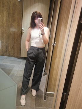 「Loro Piana（ロロ・ピアーナ）のアイテム」を使った、T i n a.さん（レディース・165cm）の春コーディネート