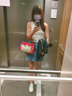 「アイテム（ビジネスシャツ）」を使った、T i n a.さん（レディース・165cm）の夏コーディネート