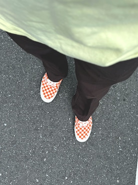「VANS（バンズ）のアイテム（スニーカー、オレンジ系）」を使った、TKMさん（メンズ・169cm）の春コーディネート