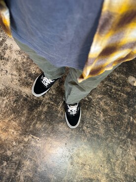 「VANS（バンズ）のアイテム（スニーカー、ブラック系）」を使った、TKMさん（メンズ・169cm）の春コーディネート