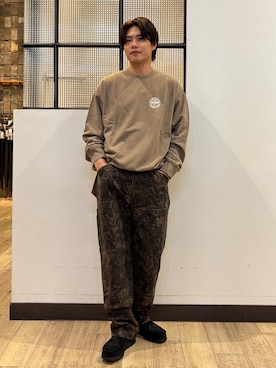 「Levi's（リーバイス）のLevi's サンセットクルーネックスウェット（Tシャツ/カットソー、ベージュ系）」を使った、Right-on  よしきさん（メンズ・175cm）の秋コーディネート