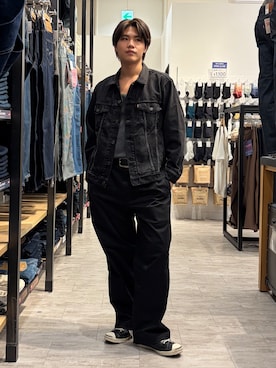 「Levi's（リーバイス）のLevi's(リーバイス)【メンズ】リラックスフィットトラッカー（デニムジャケット、ブラック系）」を使った、Right-on  よしきさん（メンズ・175cm）の秋コーディネート