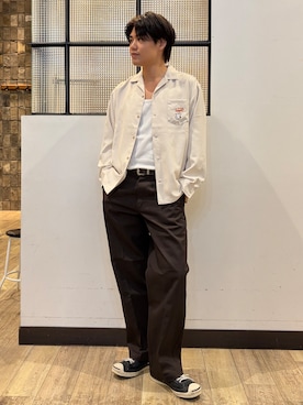 「Right-on（ライトオン）のPOWER TO THE PEOPLE 刺繍長袖シャツ（シャツ/ブラウス、ホワイト系）」を使った、Right-on  よしきさん（メンズ・175cm）の秋コーディネート