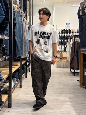 「Right-on（ライトオン）の【Right-on別注】ムービープリントTシャツ（Tシャツ/カットソー、グレー系）」を使った、Right-on  よしきさん（メンズ・175cm）の夏コーディネート