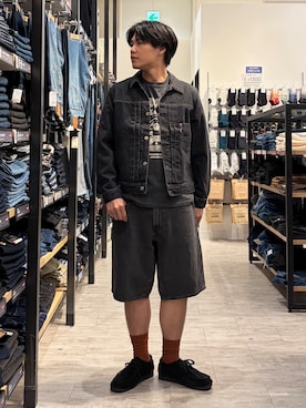 「Levi's（リーバイス）のプリントTシャツ／リラックスフィット（Tシャツ/カットソー、ブラック系）」を使った、Right-on  よしきさん（メンズ・175cm）の夏コーディネート