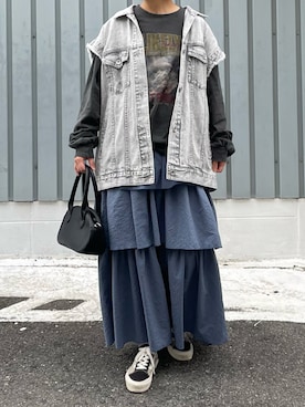 「ティアードスカート」｜「アイテム（デニムジャケット）」を使った、machikoさん（レディース・155cm）の春コーディネート