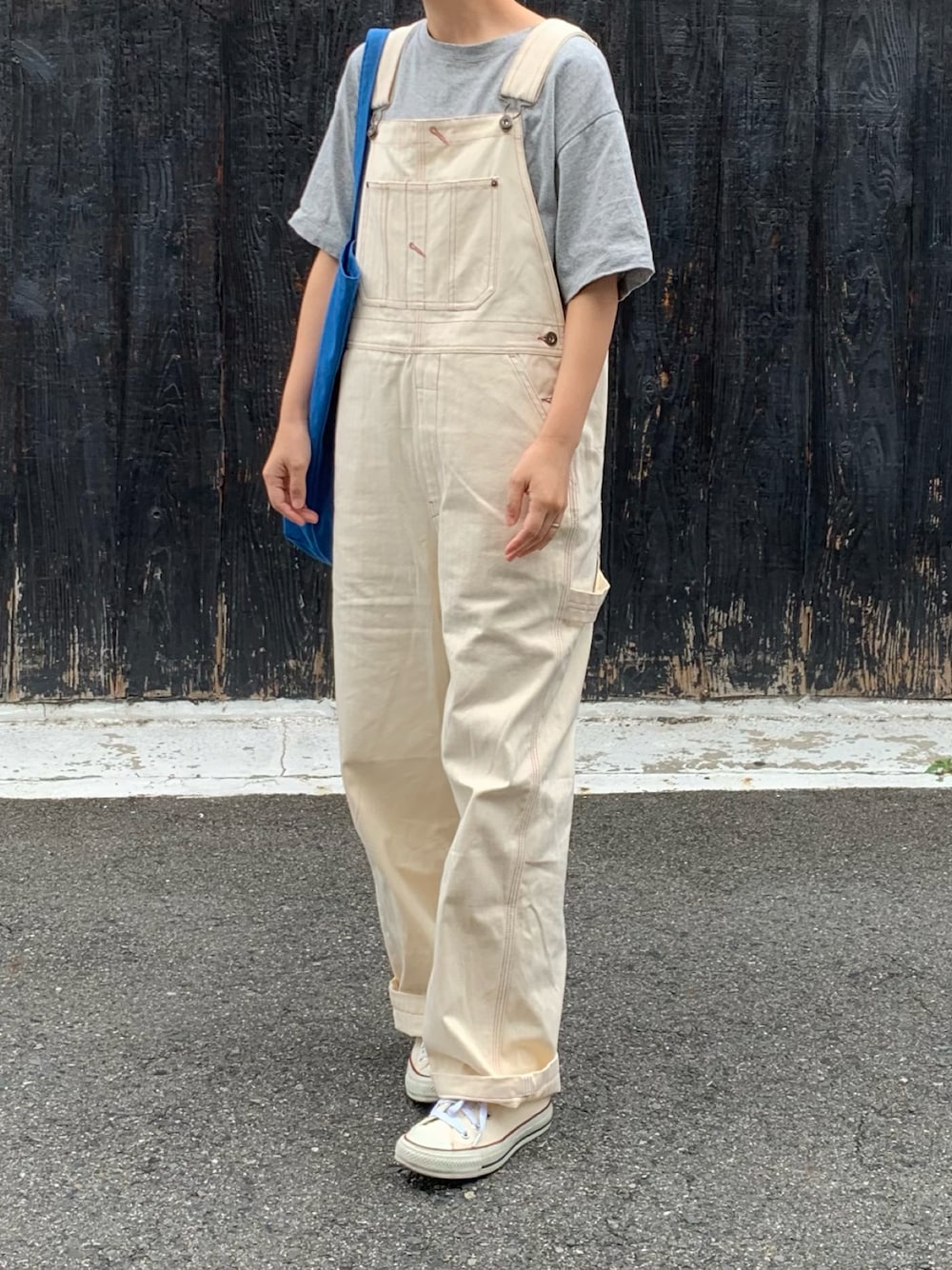 「オトナカジュアル、シンプル、ホワイト、夏コーデ」｜「CONVERSEのCONVERSE/ALL STAR 100 COLORS HI（スニーカー、ベージュ系）」を使った、machikoさん（レディース・155cm）の秋コーディネートの1枚目の写真