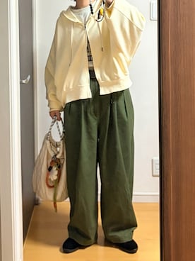 「niko and...（ニコアンド）のアイテム（チノパンツ、グリーン系）」を使った、machikoさん（レディース・155cm）の春コーディネート