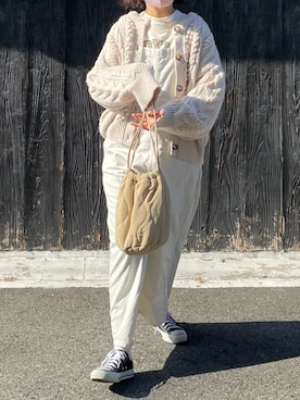 「アイテム（ジャンパースカート、ホワイト系）」を使った、machikoさん（レディース・155cm）の冬コーディネート