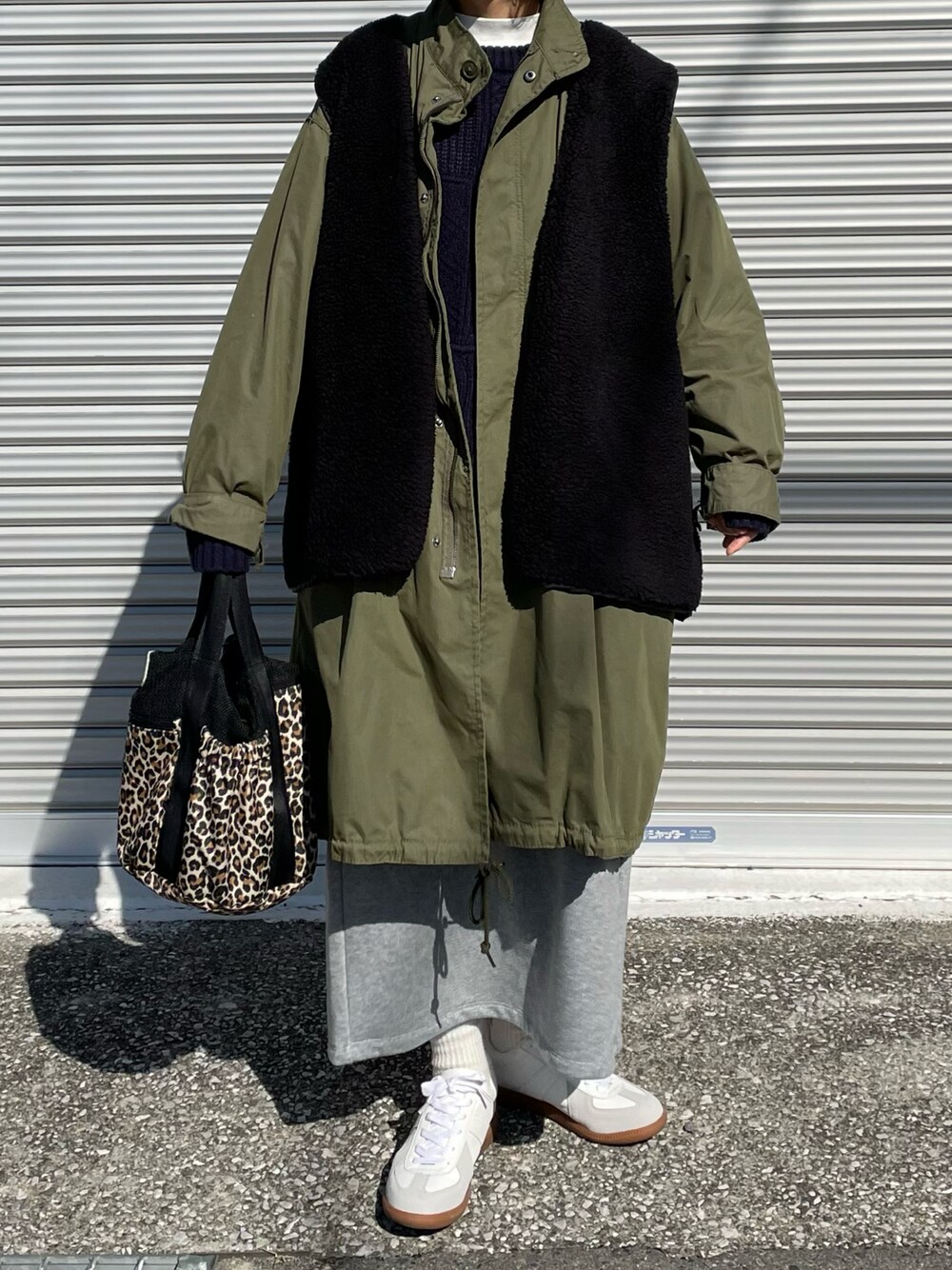 「スウェットスカート、モッズコート、レイヤードスタイル、オトナカジュアル」｜「FREDRIK PACKERSの★★[フレドリックパッカーズ]fredrik packers SC NEW キンチャク 2WAYバッグ（ショルダーバッグ、その他）」を使った、machikoさん（レディース・155cm）の冬コーディネートの1枚目の写真