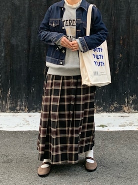 「ロゴトート」｜「アイテム（デニムジャケット）」を使った、machikoさん（レディース・155cm）の冬コーディネート