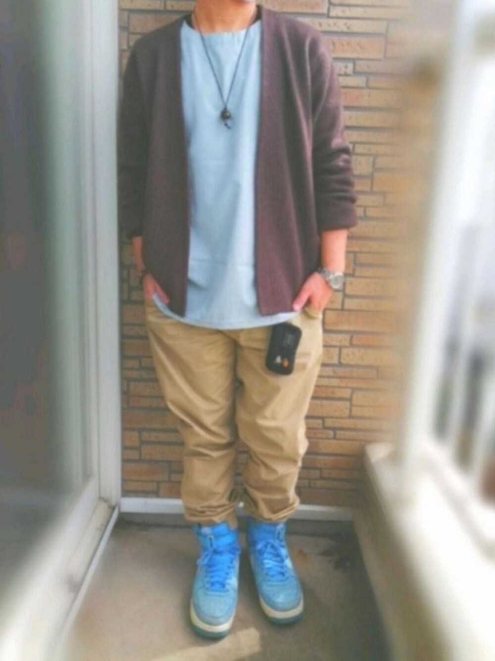 「おしゃれさんと繋がりたい、低身長、パステル映える春、春コーデ、ブルー、大人カジュアル、チノパン、細めパンツ」｜「agnes b.のアイテム（アナログ腕時計、シルバー系）」を使った、©︎hiviDevさん（メンズ・160cm）の春コーディネートの1枚目の写真