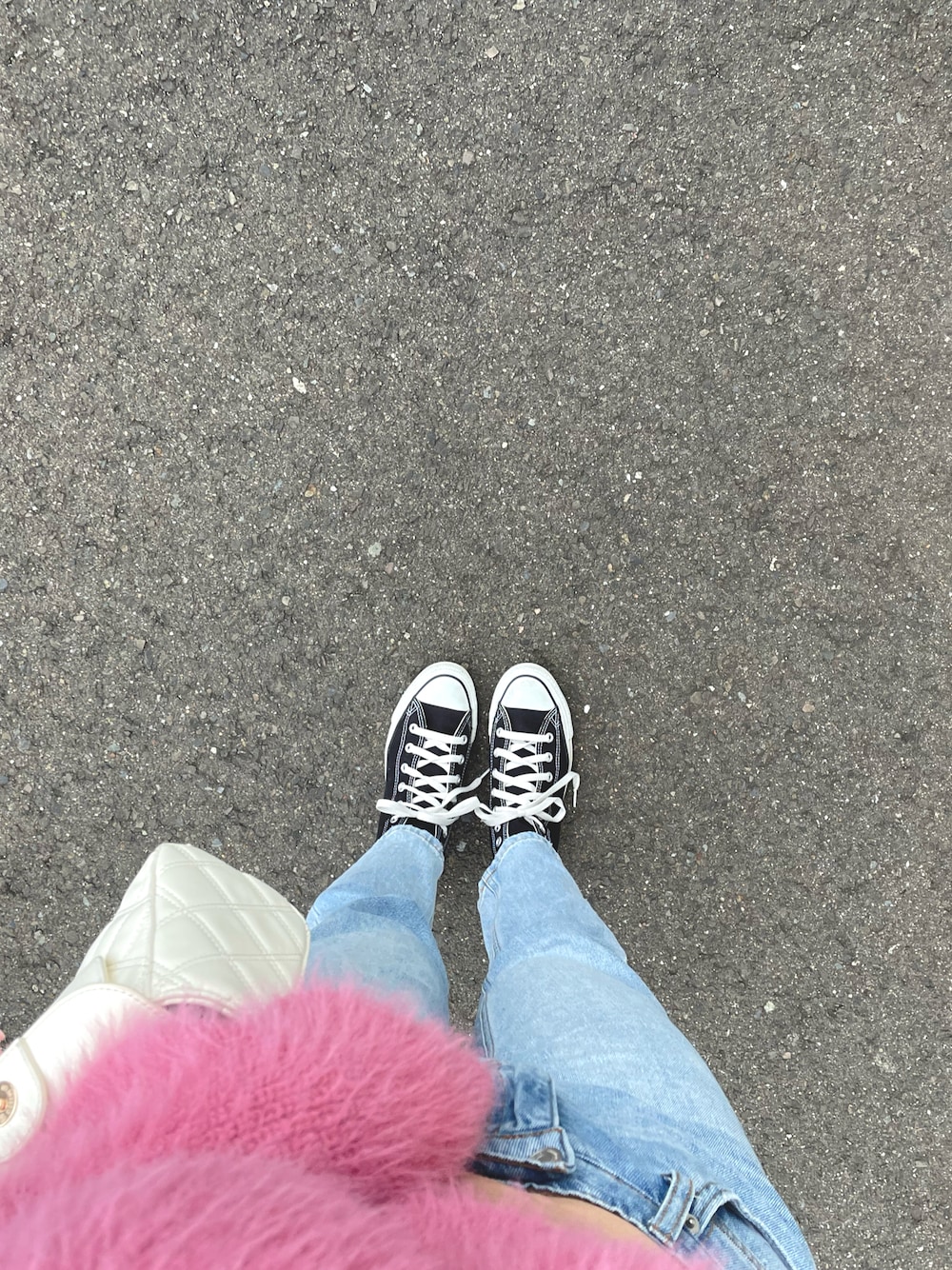 「コンバース、グレイル」｜「CONVERSEの【CONVERSE】CANVAS ALL STAR HI キャンバス オールスター HI（スニーカー、ブラック系）」を使った、まなさん（レディース・164cm）の夏コーディネートの1枚目の写真