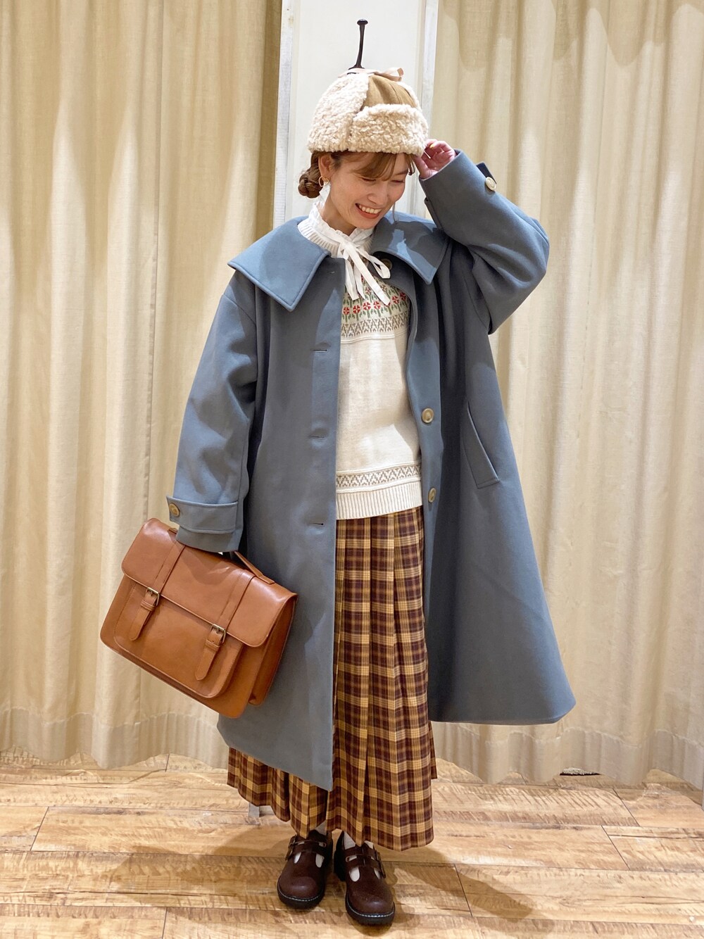 「ファッションを楽しもう、秋冬コーデ、お洒落さんとつながりたい、ニットコーデ、あったかコーデ、ブラウン、カラーコーデ、コート、フライトキャップ、ehka sopo、Samansa Mos2、SM2」｜「ehka sopoのフライトキャップ（ハット、ベージュ系）」を使った、りえさん（レディース・156cm）の秋コーディネートの1枚目の写真
