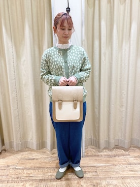 「アイテム（その他シューズ、グリーン系）」を使った、りえさん（レディース・156cm）の冬コーディネート