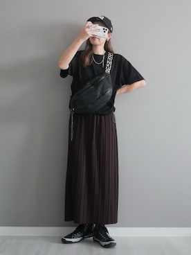 「アイテム（ボディバッグ/ウエストポーチ）」を使った、miiさん（レディース・162cm）の秋コーディネート