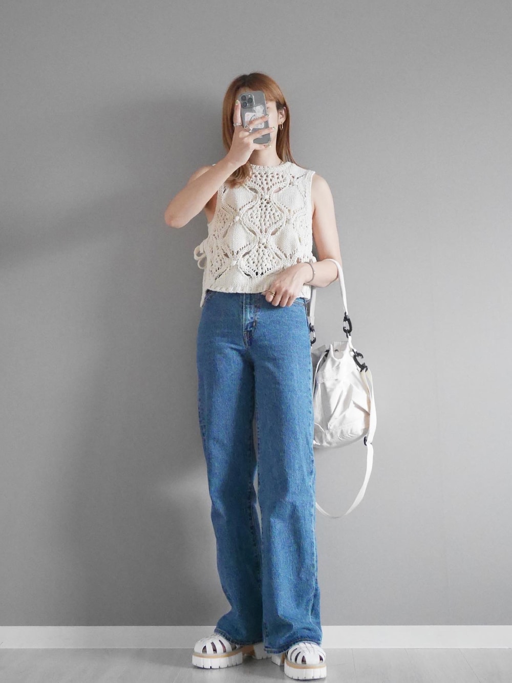 「PR、Levi's、Levis、リーバイス、リーバイス23AW、デニムコーデ、ドローストリングショルダーバッグ、グルカサンダル、厚底サンダル」｜「Levi'sのLevi's/リーバイス DODO JEAN 別注 RIBCAGE WIDE LEG ミディアムインディゴ（デニムパンツ、ブルー系）」を使った、miiさん（レディース・162cm）の夏コーディネートの1枚目の写真