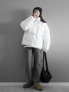 「アイテム（ニットキャップ/ビーニー、グレー系）」を使った、miiさん（レディース・162cm）の冬コーディネート