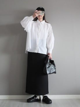 「BONLECILL（ボンルシール）の【UVカット率97%】ライトシアーギャザーボリュームスリーブ 涼しげ オーバーシャツ【纏うUVケア - ソルヴェール】（シャツ/ブラウス、ホワイト系）」を使った、miiさん（レディース・162cm）の春コーディネート