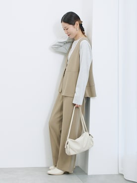 「アイテム（ドレスシューズ、ホワイト系）」を使った、miyaさん（レディース・158cm）の秋コーディネート