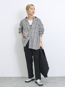 「アイテム（ドレスシューズ、シルバー系）」を使った、miyaさん（レディース・158cm）の秋コーディネート