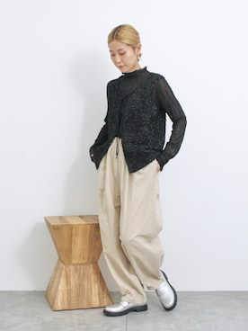 「アイテム（ドレスシューズ、シルバー系）」を使った、miyaさん（レディース・158cm）の秋コーディネート