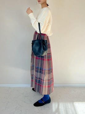 「カラーソックス」｜「アイテム（その他シューズ）」を使った、haru さん（レディース・162cm）の秋コーディネート