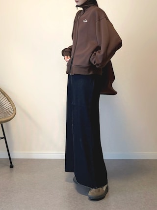 「YENNA(イェンナ)の【 YENNA Original Jeans 】クロスデザインスリットデニムスカート(デニムスカート)」を使った、haru さん(レディース・162cm)の秋コーディネート