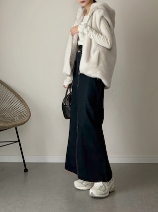 「YENNA(イェンナ)の【 YENNA Original Jeans 】クロスデザインスリットデニムスカート(デニムスカート)」を使った、haru さん(レディース・162cm)の秋コーディネート